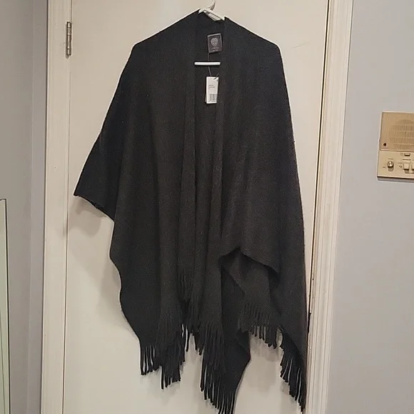 Fringe Poncho/Cape - Picture 2 of 6